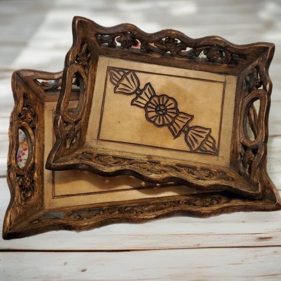 2 vintage Wood hand carved Trays made in india - Picture 11 of 13